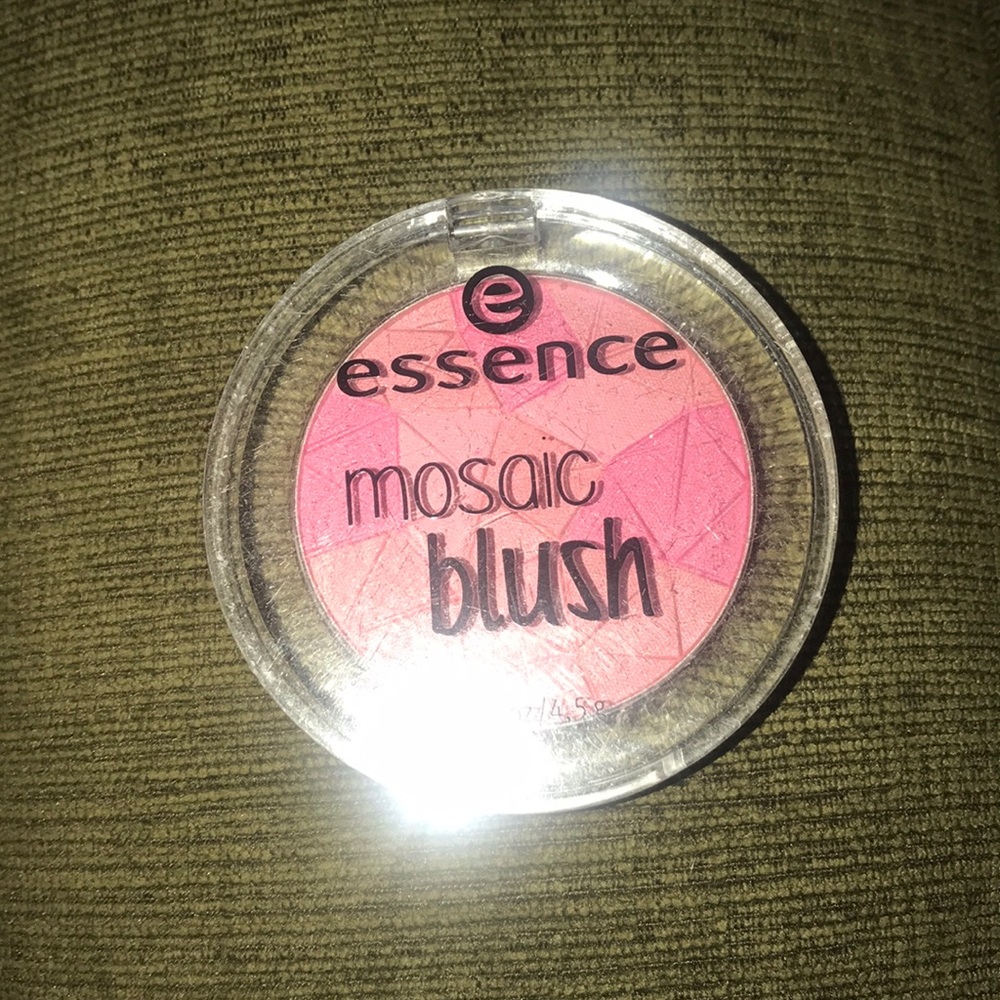 COPY - NWT Essence mosaic blush in the berry conn…